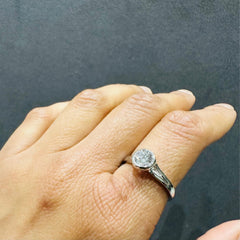 9k white gold ring