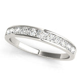 Halb-Ewigkeitsring mit im Labor hergestelltem, runden Diamanten in Platin | Kanalfassung