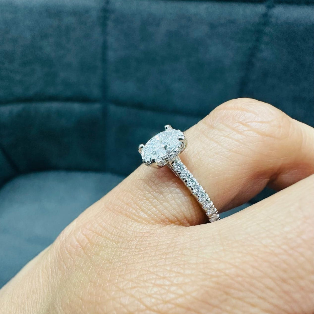 side stone diamond ring