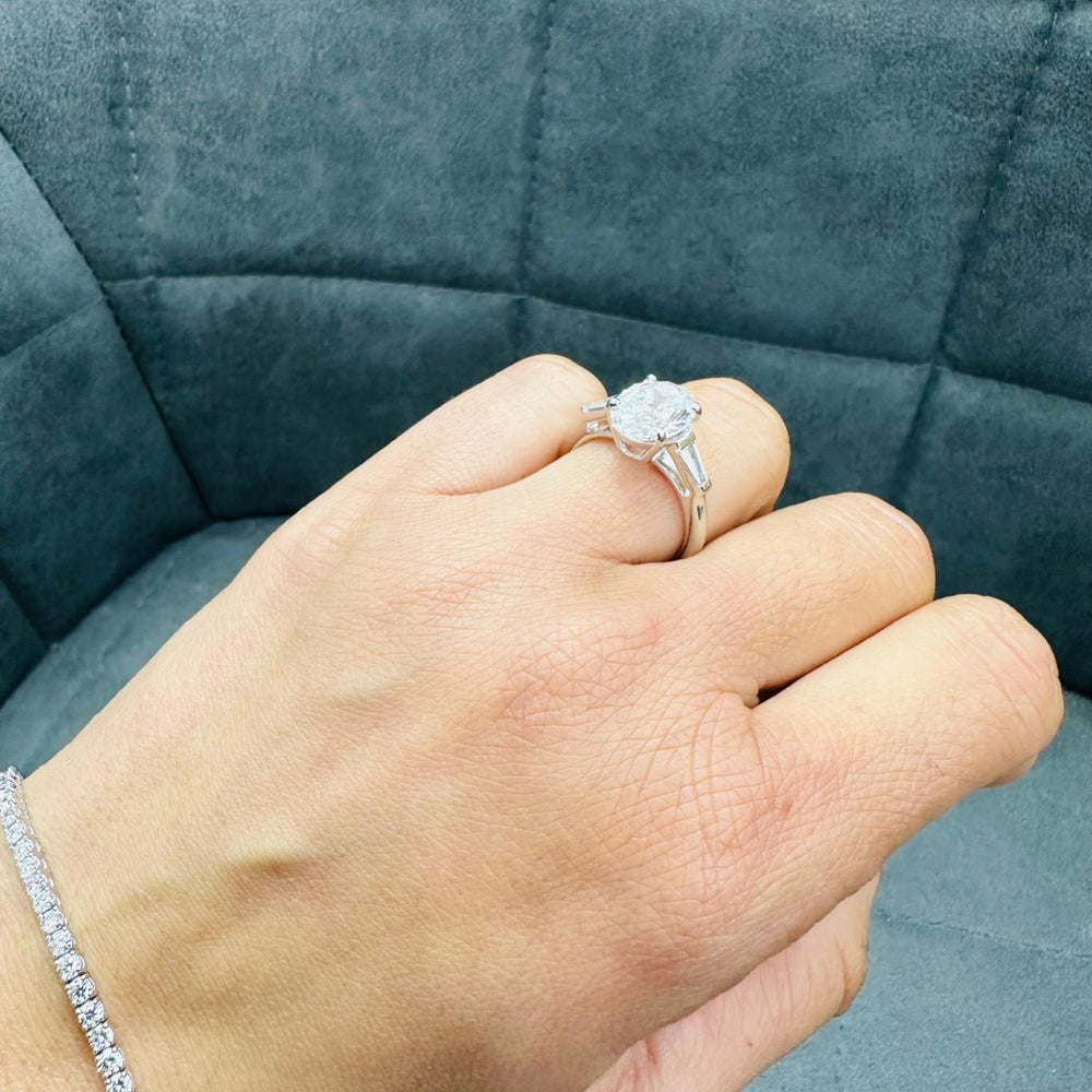 side stone diamond ring