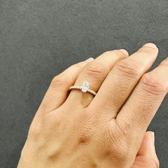 9k white gold ring