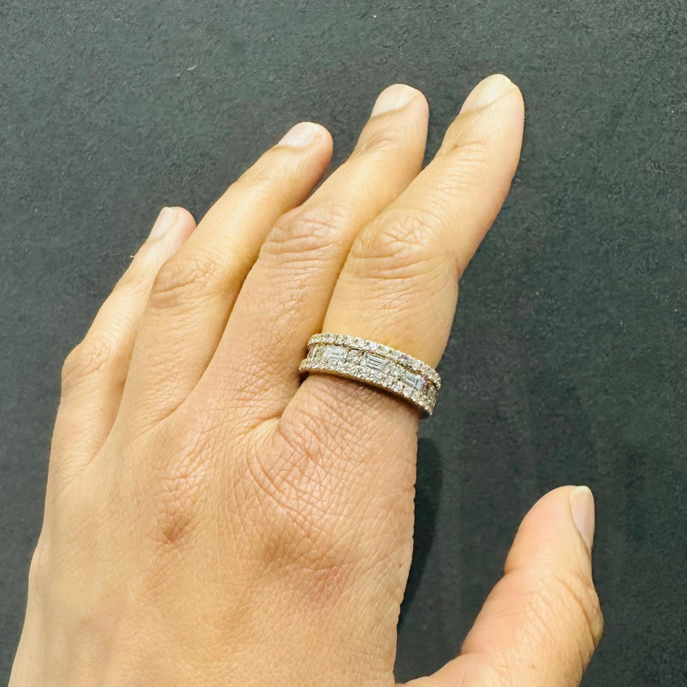 round baguette diamond band