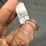 Bague demi-alliance en or blanc 18 carats sertie de diamants naturels ronds.