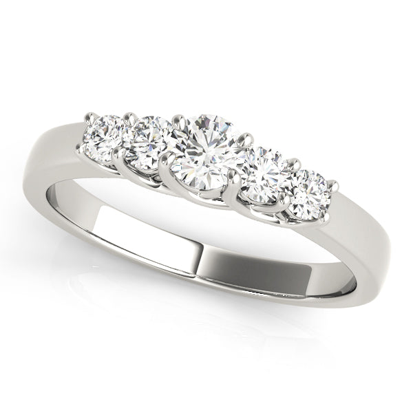 0.50-1.00ct Lab-Grown Round Diamond 5-Stone Scalloped Prong Diamond Ring, DE Color VVS Clarity