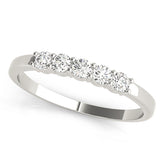 Lab-Grown Round Diamond Prong Set Straight 5-Stone Diamond Ring, DE Color VVS Clarity