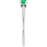 Round Imitation Emerald Youth Ring in Gold