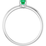 Round Imitation Emerald Youth Ring in Gold