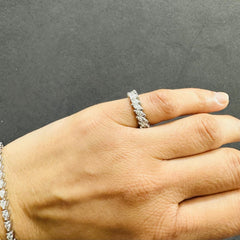 prong set diamonds
