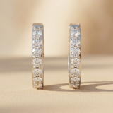 Bracelet de tennis en or et platine, serti de diamants ronds taille brillant cultivés en laboratoire.