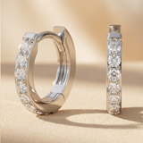 Bracelet de tennis en or et platine, serti de diamants ronds taille brillant cultivés en laboratoire.