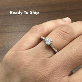 Solitär-Verlobungsring mit rundem Moissanit-Halo in 9-karätigem Gelbgold