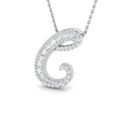 Anhänger mit auffälligem Diamantschriftzug und dem Initial "C" sowie Baguette- und Runddiamanten