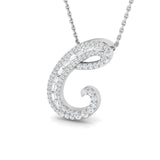 Anhänger mit auffälligem Diamantschriftzug und dem Initial "C" sowie Baguette- und Runddiamanten