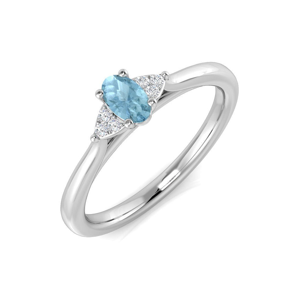 Oval Aquamarine Ring in White Gold