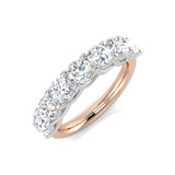 Bague d'anniversaire sertie de 7 diamants naturels ronds.