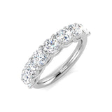 Bague d'anniversaire sertie de 7 diamants naturels ronds.