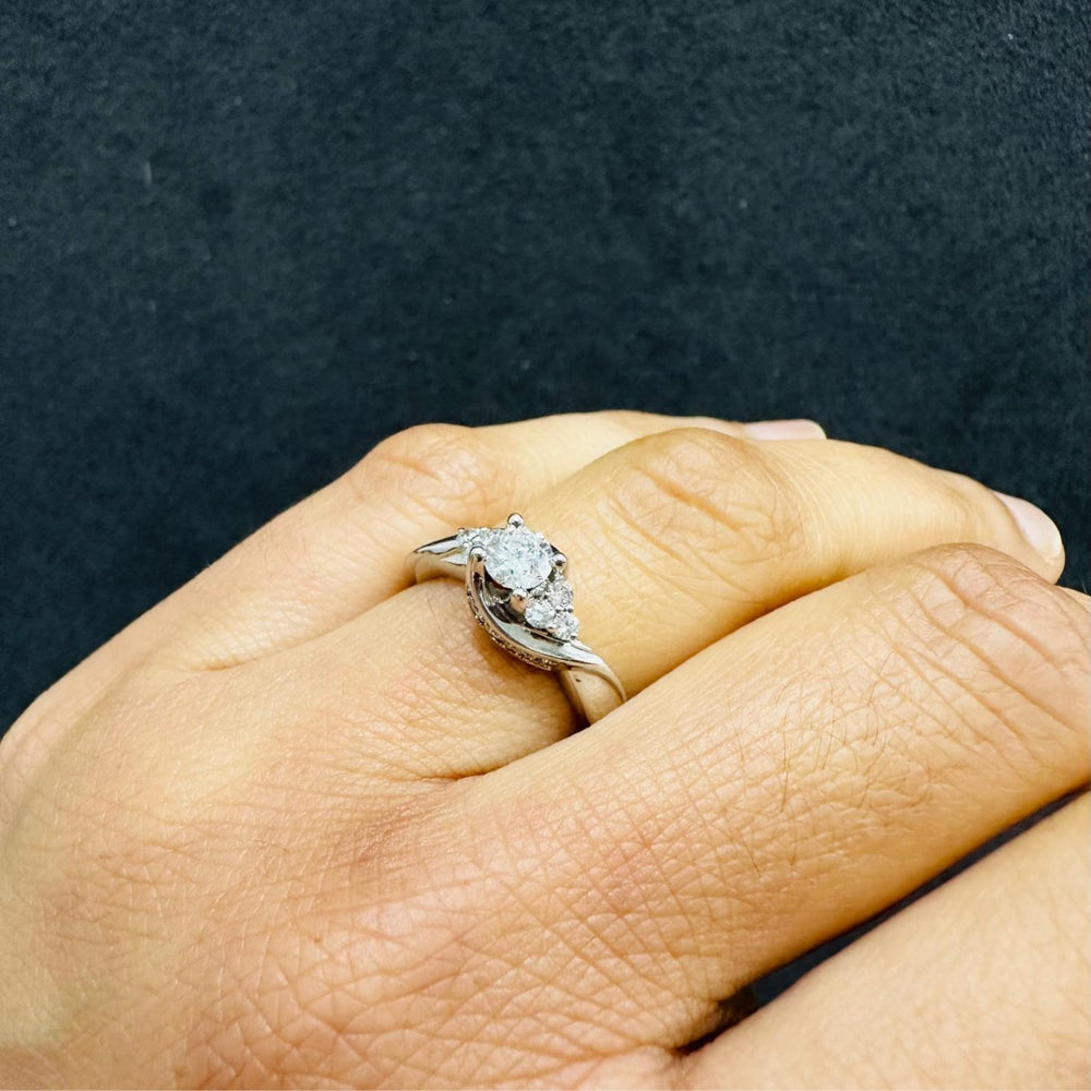 round cluster diamond ring