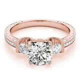 Bague de fiançailles trois pierres en platine, sertie d'un diamant rond de 2,00 carats cultivé en laboratoire.