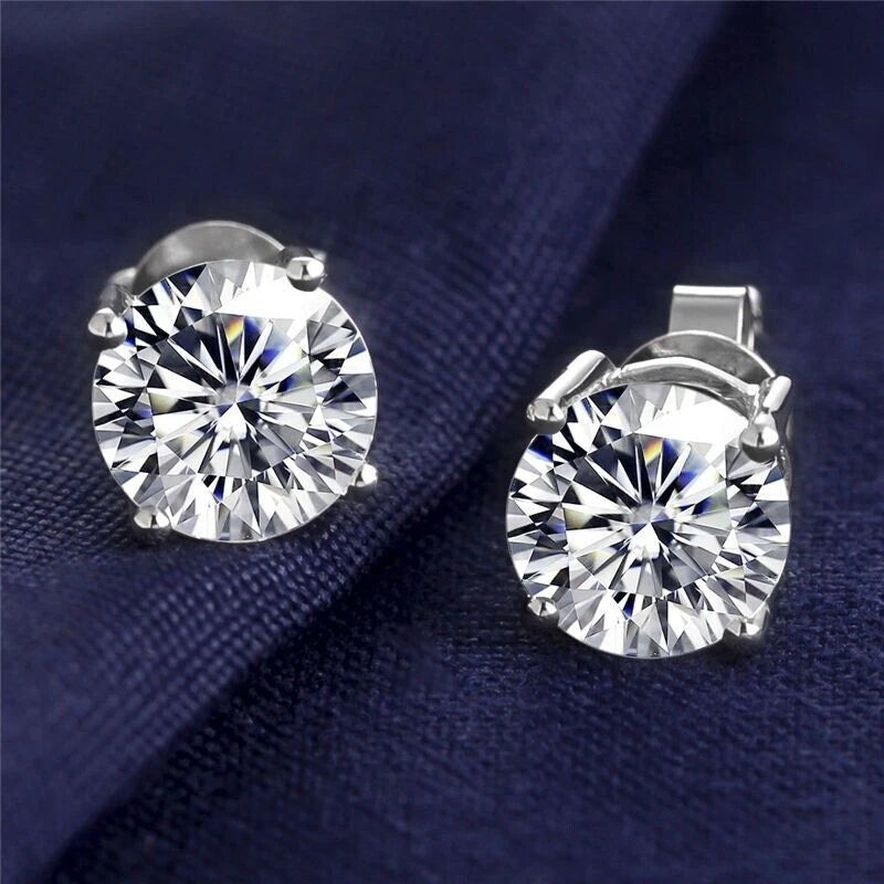 Round lab grown Diamond stud earring White Gold