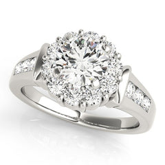 Lab Grown Round Cut Diamond Halo Engagement Ring