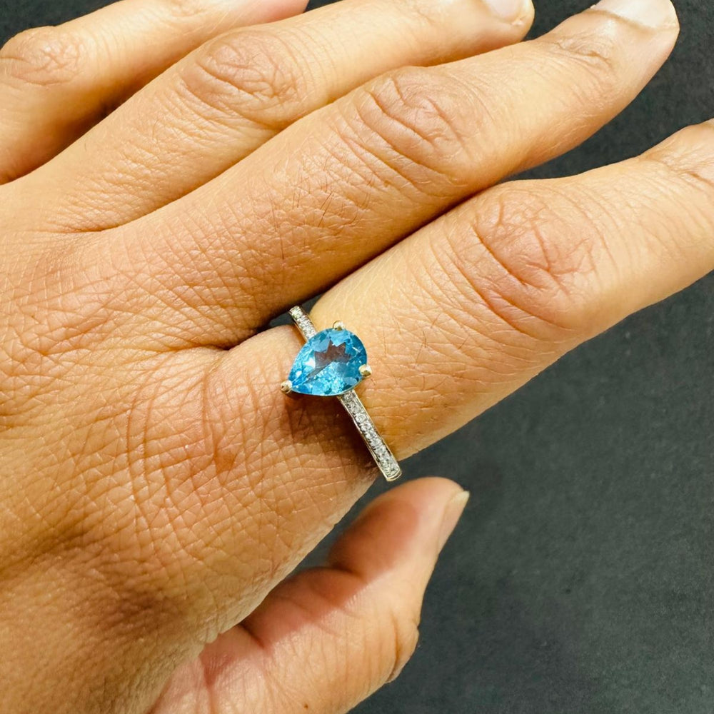 pear cut tanzanite ring