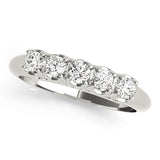 Runder, im Labor gezüchteter Diamant (0,50 ct) im französischen Stil mit fünf Steinen und Krappenfassung, Farbe DE, Reinheit VVS