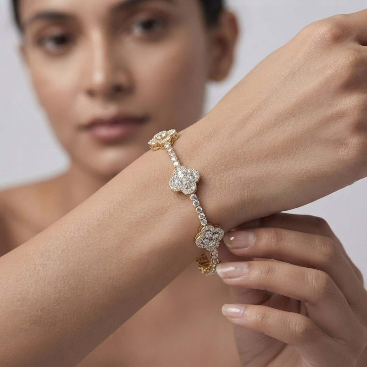 Vintage Bracelet with Round Diamond Clover Links in Gold or Platinum