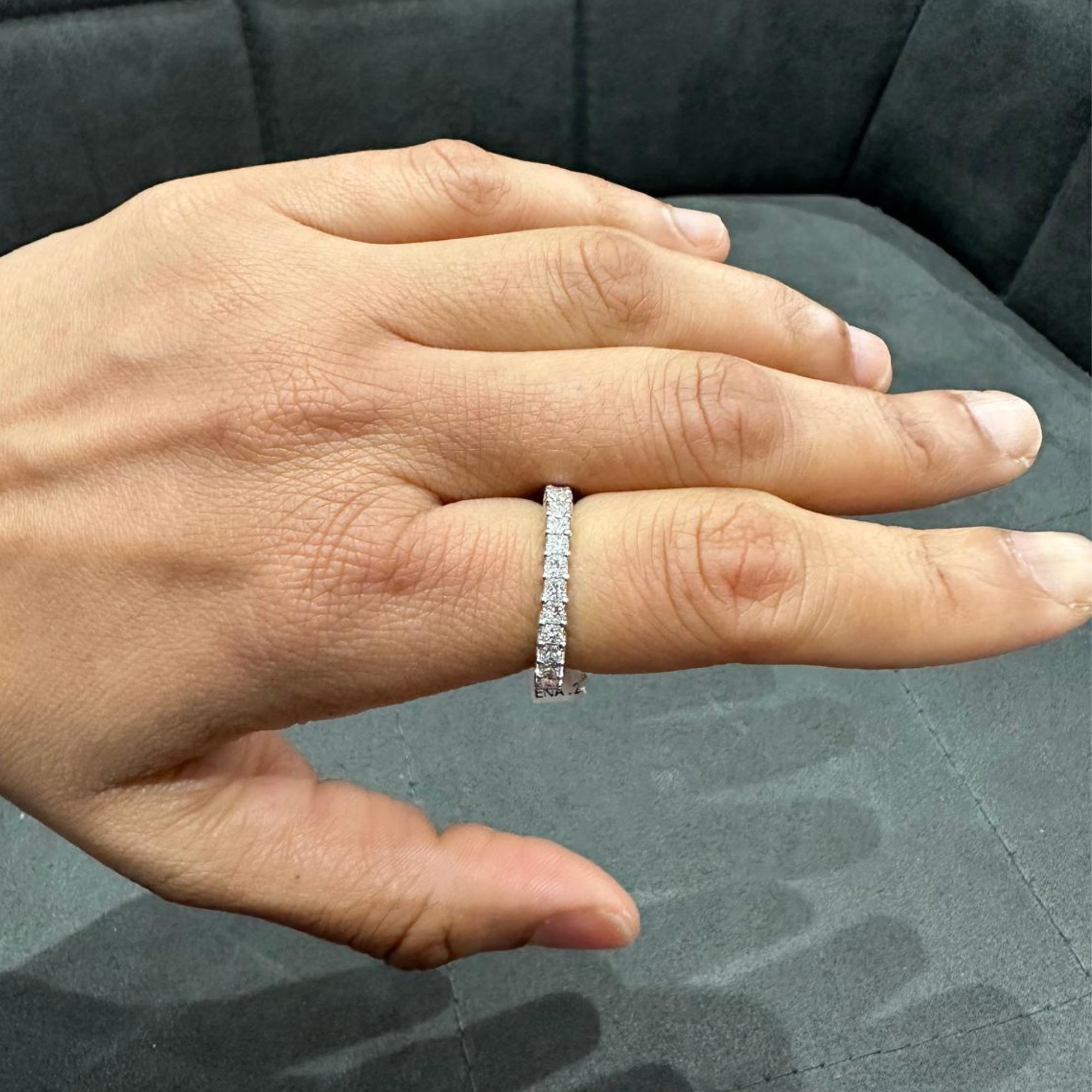 Bague de fiançailles en or blanc 18 carats avec diamant naturel taille princesse de 2,00 carats serti griffes