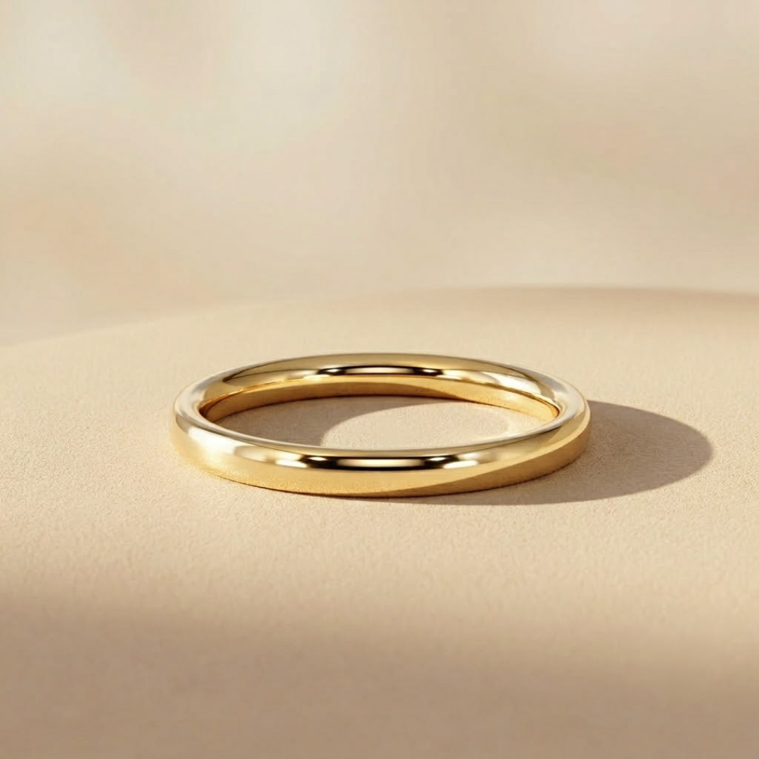 Elegant 18K Yellow Gold Curved Wedding Band