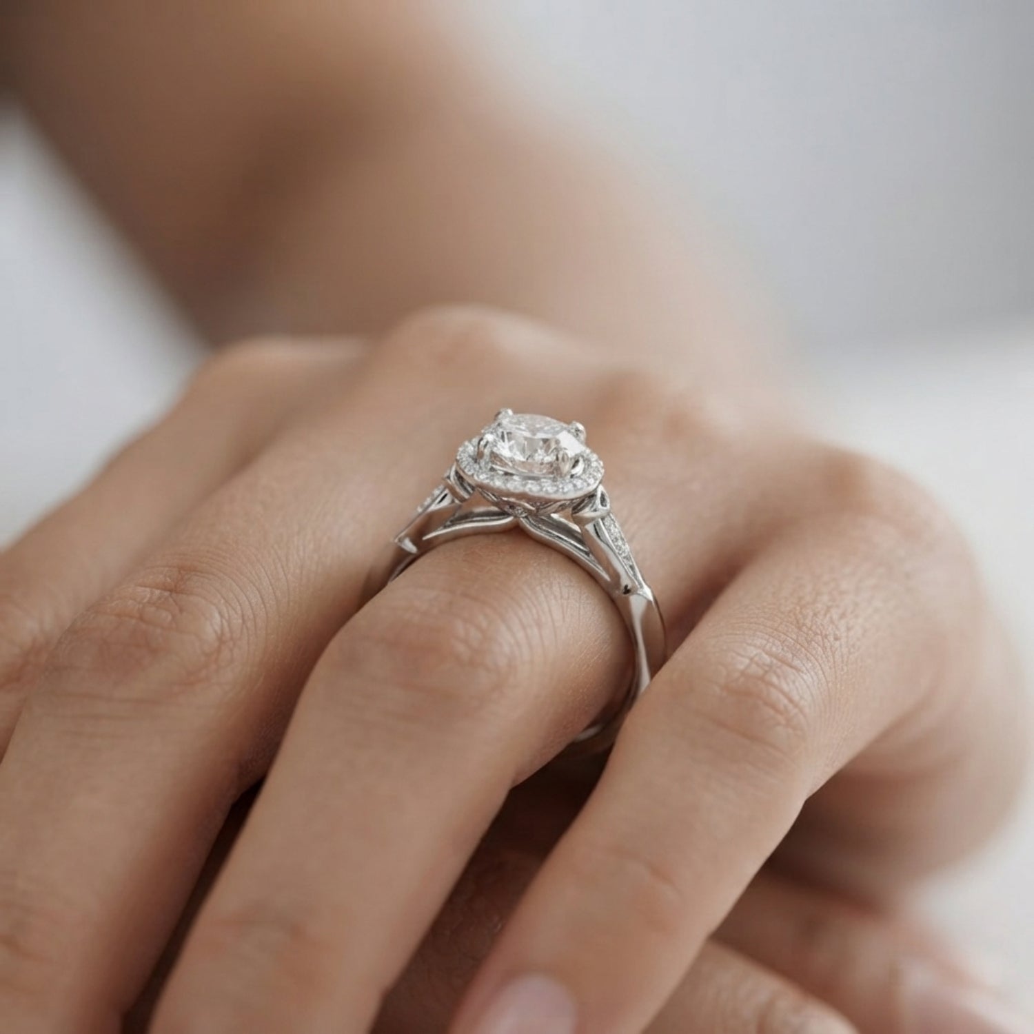 0.50-2.00 Ct DE/VS Lab-Grown Diamond Halo Engagement Ring in Platinum