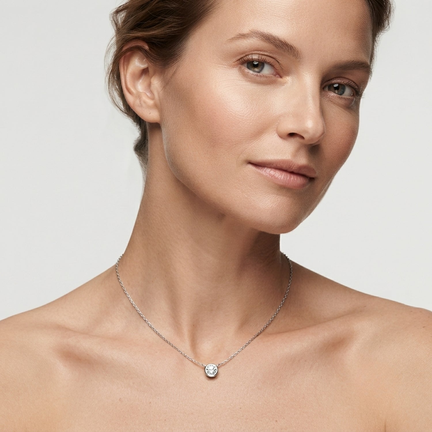 Round Diamond Solitaire Pendant Necklace in 18K Gold