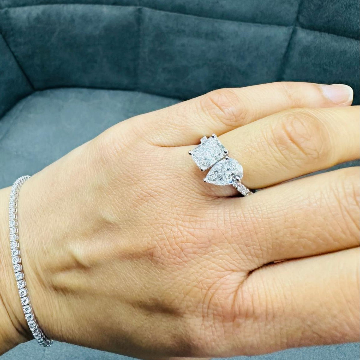 IGI certified toi et moi diamond ring Radiant cut pear cut diamond ring