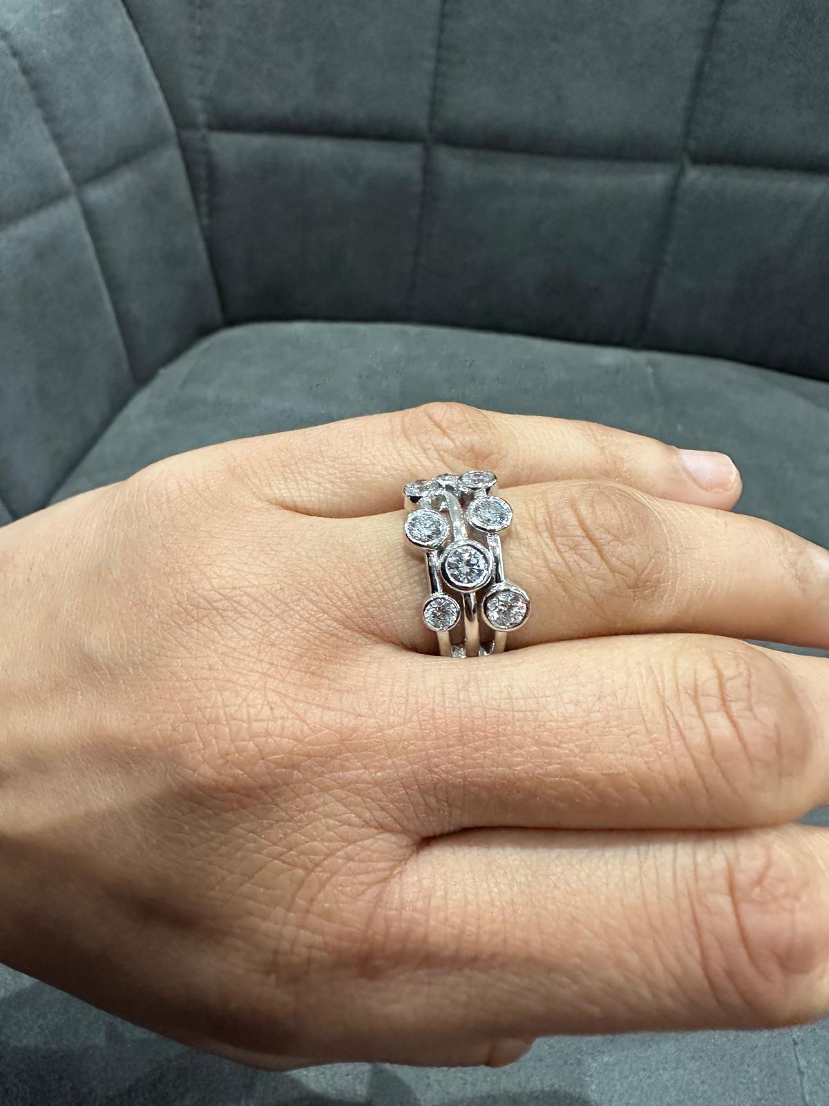 2,0-Karat-Blasenring in Platinfassung mit im Labor gezüchteten Diamanten