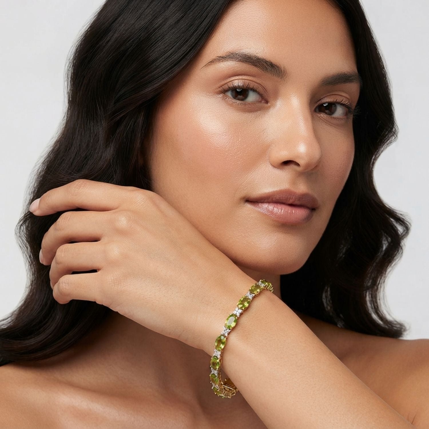 9K Yellow Gold Tennis Bracelet in Prong-Set Oval Cut Peridot and Natural Diamonds