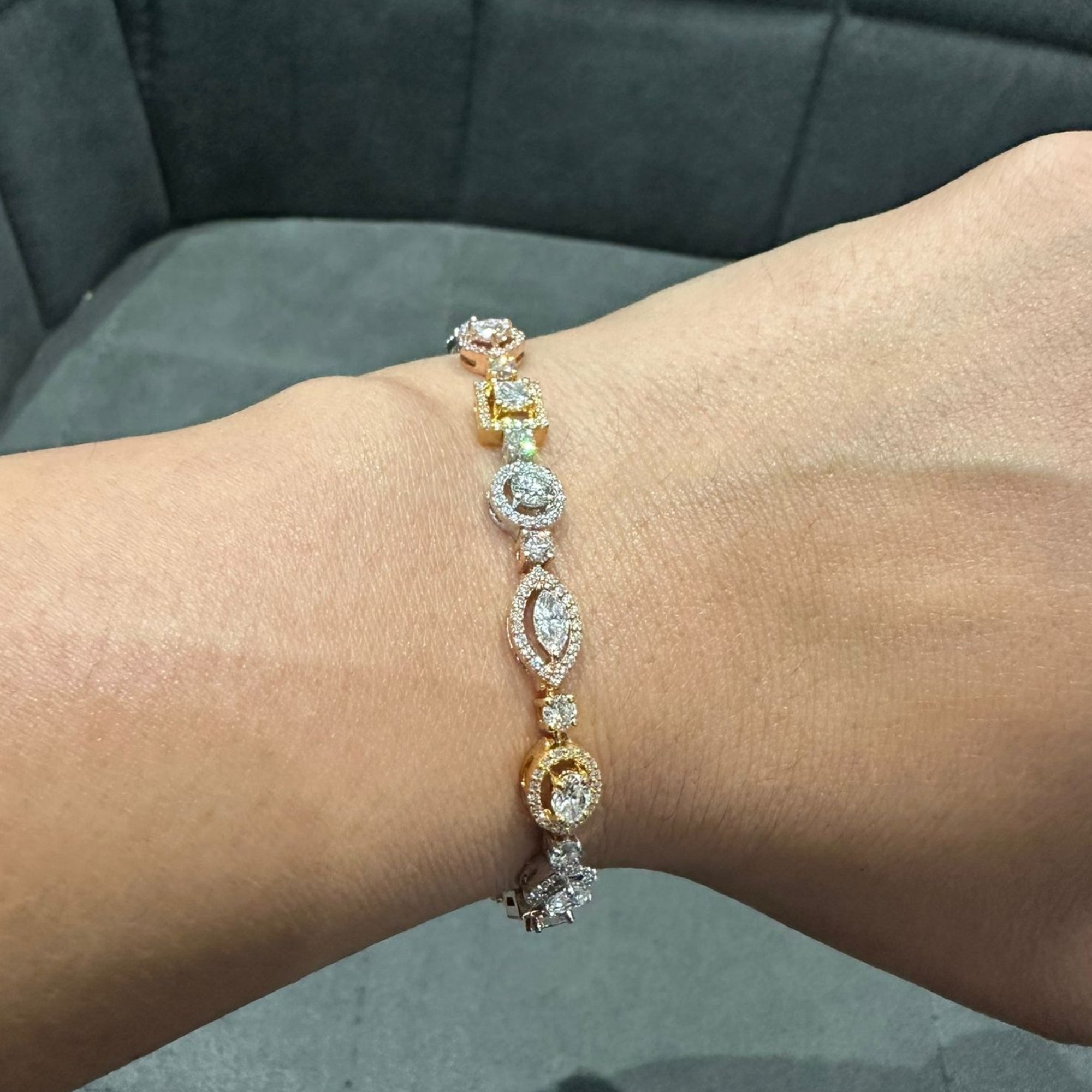 Bracelet en or massif 14 carats serti de diamants naturels de forme fantaisie (6,00 carats) | Bijoux de luxe