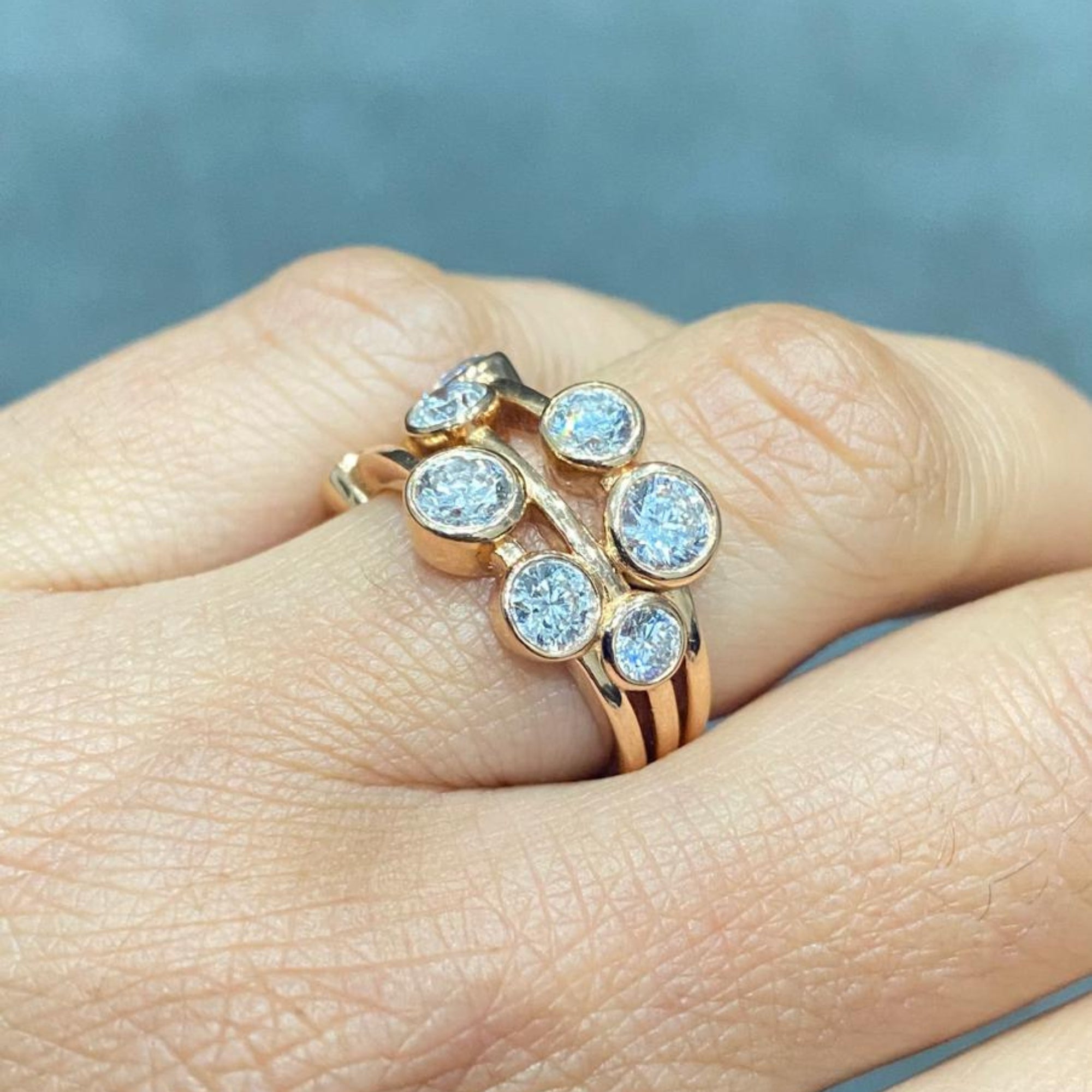 Mehrlagiger Bubble-Ring aus 18-karätigem Roségold mit Lünettenfassung und im Labor gezüchtetem Diamanten