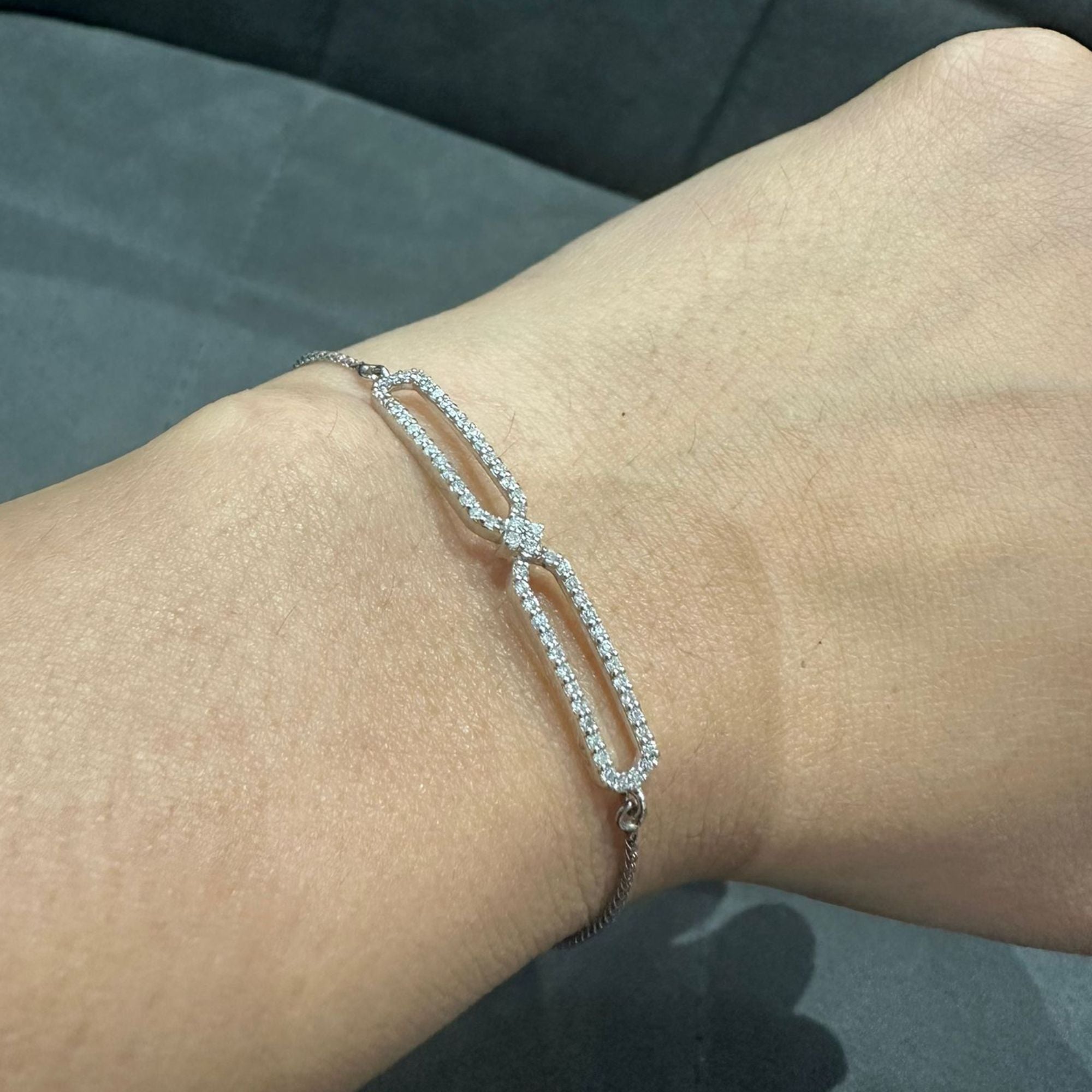 Armband mit Kette und Pavé-Fassung aus 9-karätigem Weißgold | Luxuriöser Damenschmuck