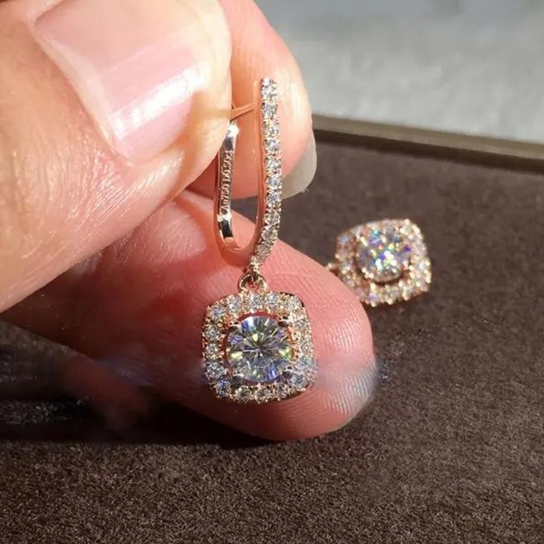 1.90ct Round Diamond Earrings In 18k Gold