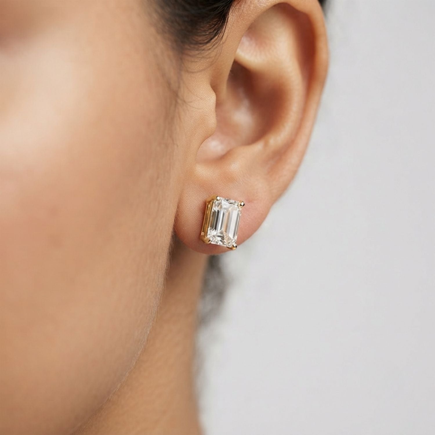 Stud Earrings with Oval Cut Diamonds - 4 Prong Solid Gold