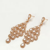 Boucles d'oreilles chandelier serties de diamants de laboratoire de 9,50 carats sur or blanc