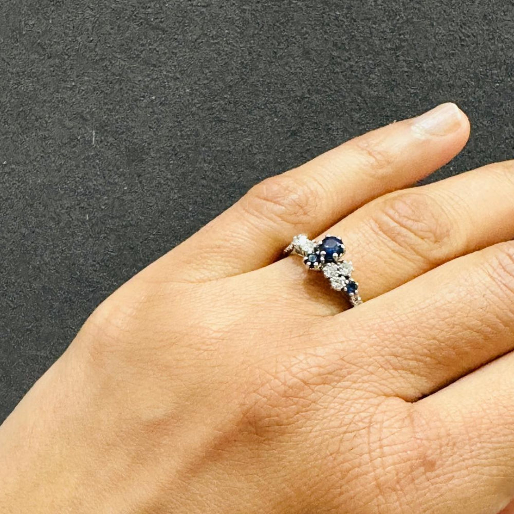 blue sapphire cluster ring