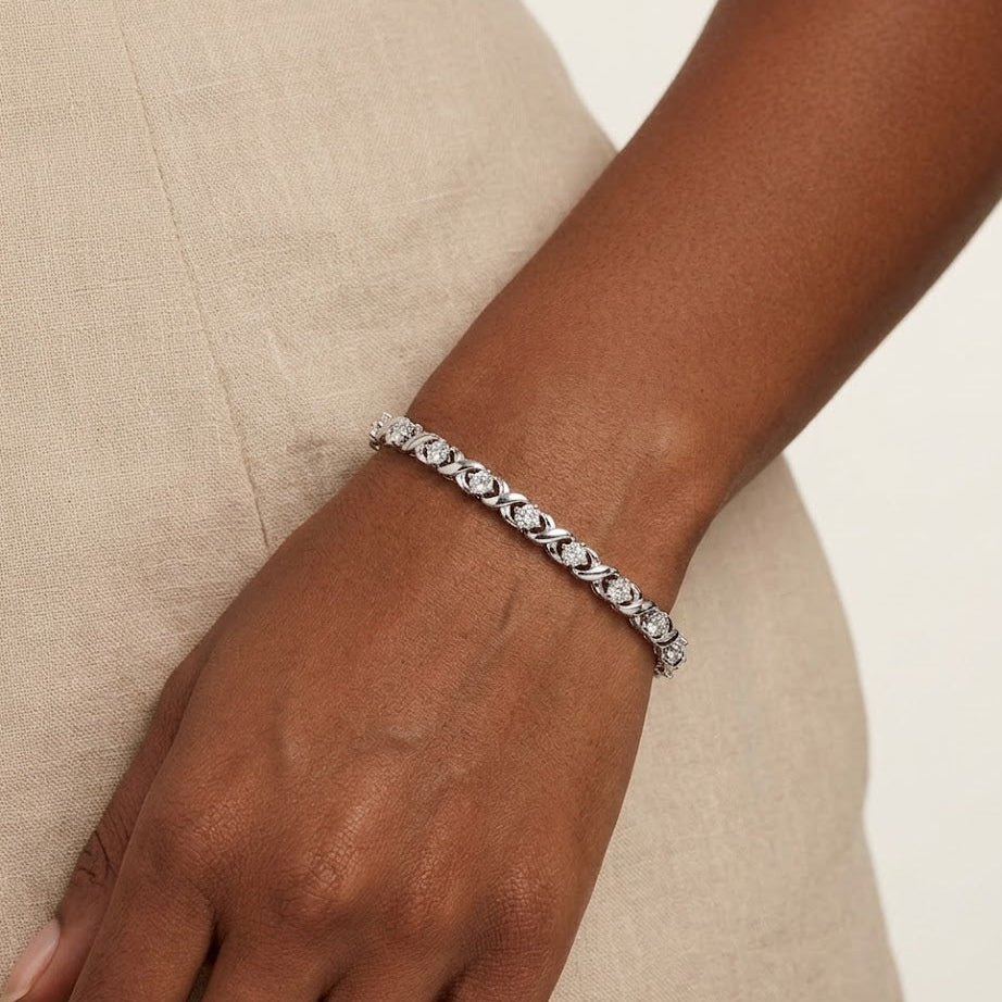 Diamond Kisses Bracelet With 0.05ct Set in 925 Silver