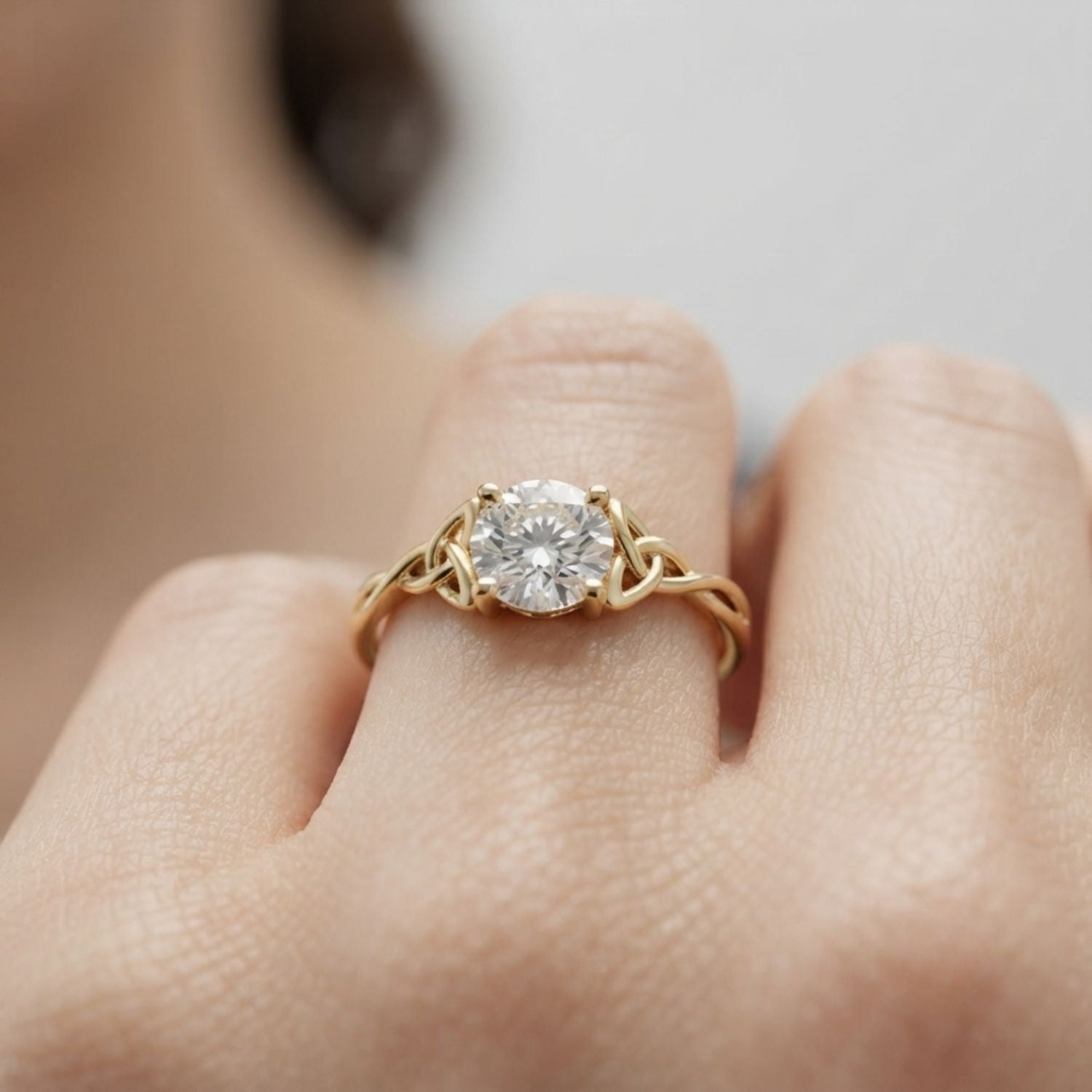 IGI Lab-Grown D-VVS Round Cut  Diamond Infinity Solitaire Engagement Ring.