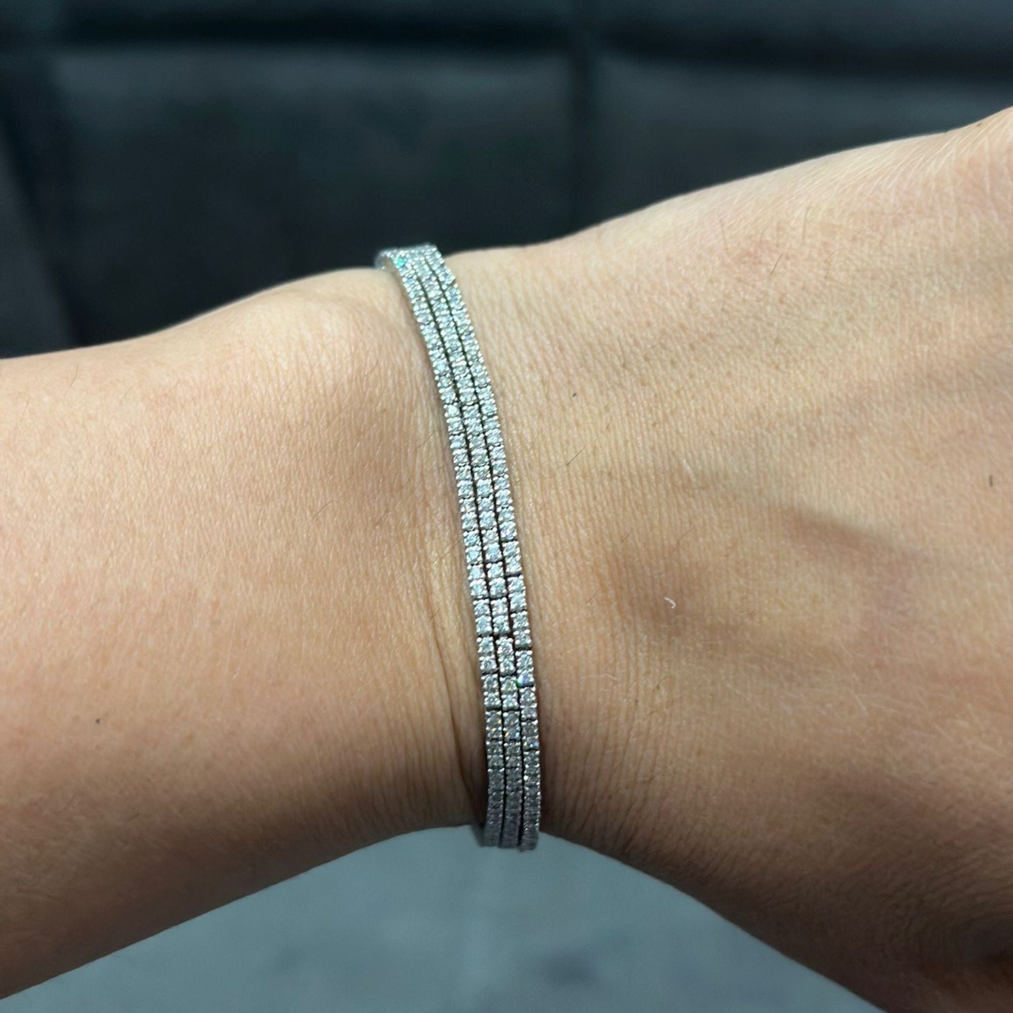 Tennisarmband mit dreireihigem 3,00-Karat-Diamanten in 14-karätigem Weißgold