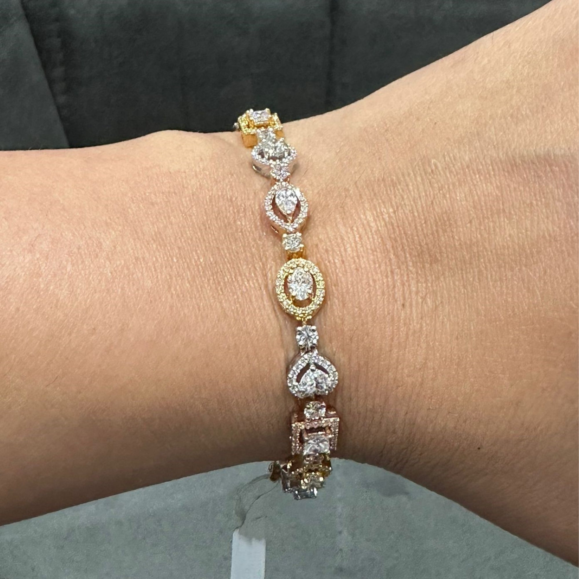 Bracelet en or massif 14 carats serti de diamants naturels de forme fantaisie (6,00 carats) | Bijoux de luxe