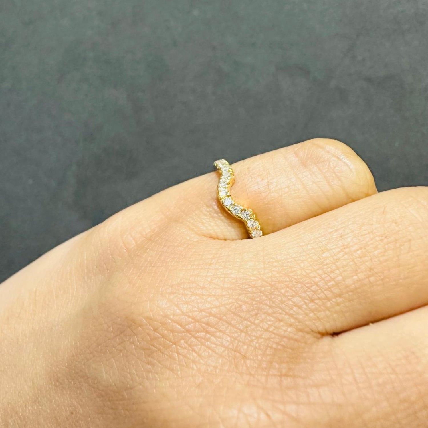 wavy diamond ring