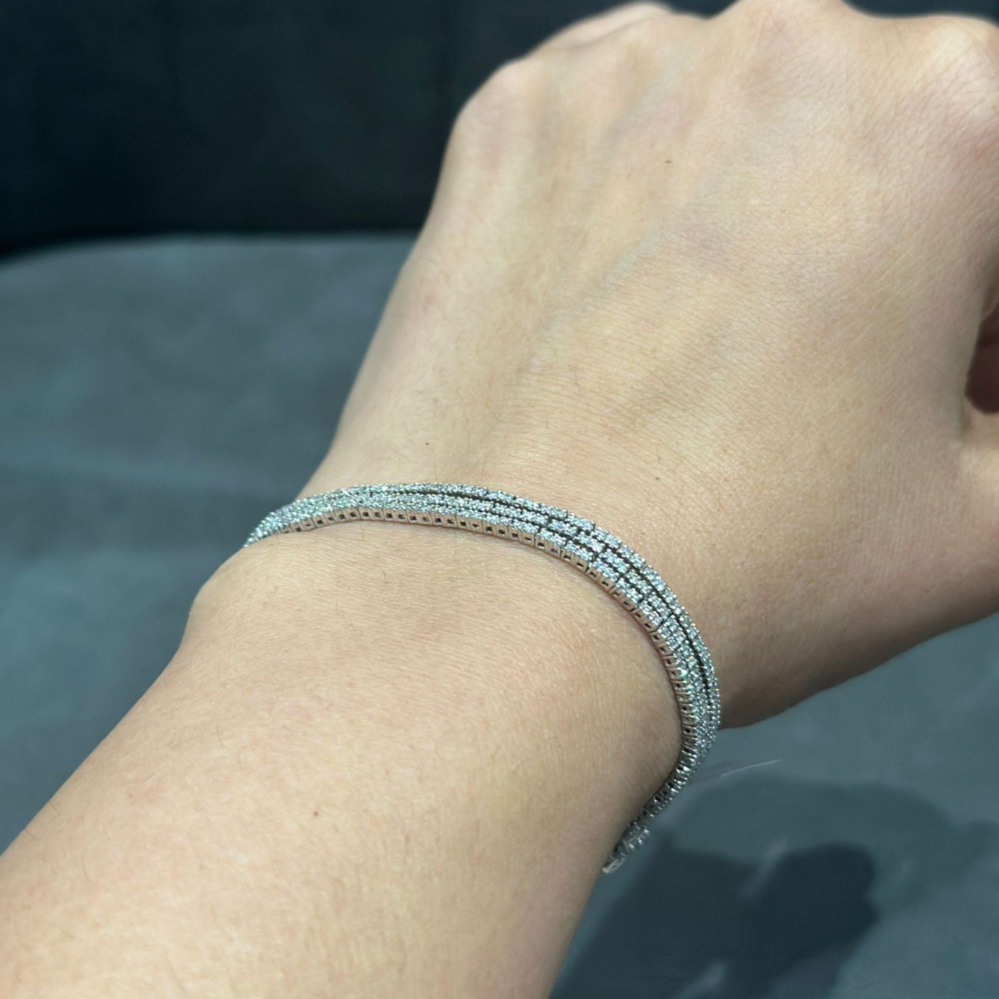 Tennisarmband mit dreireihigem 3,00-Karat-Diamanten in 14-karätigem Weißgold