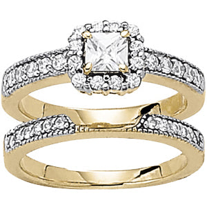 Luxe Halo Princess Diamond Engagement Ring — 9K/18K Gold & Platinum
