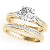 Refined Three-Stone Round Diamond Engagement Ring — 9K/18K Gold & Platinum