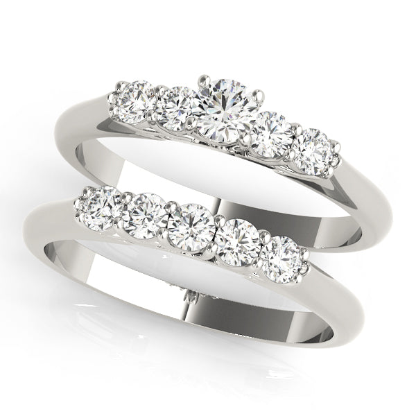 Bespoke Prong-Set Round Diamond Engagement Ring — 9K/18K Gold & Platinum